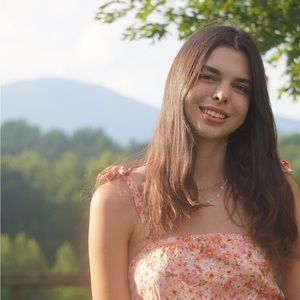Meet your Posher, Danae